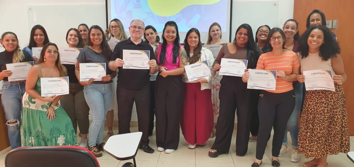 Turma da Adrus em sala de aula
